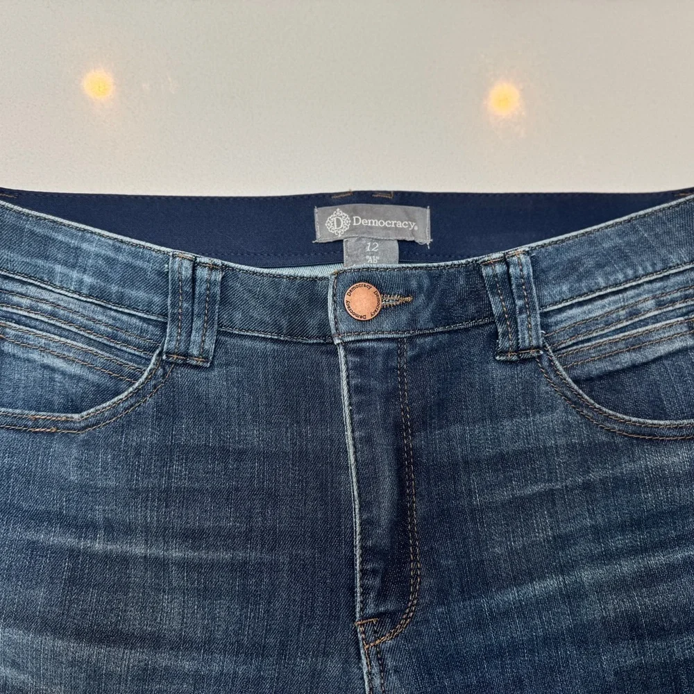 Democracy Women's Jeans - Picture 3 of 5